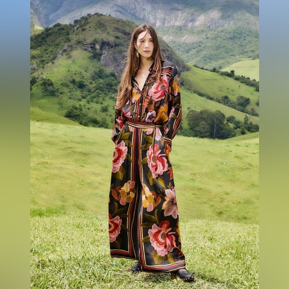 FARM Rio Pants - FARM RIO Black Chenille Flowers Lenzing™ Ecovero™ Viscose Pants